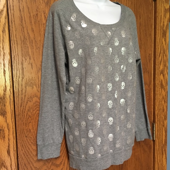 No Boundaries Tops - Holographic SKULL Lightweight Roomy Grey Sweatshirt